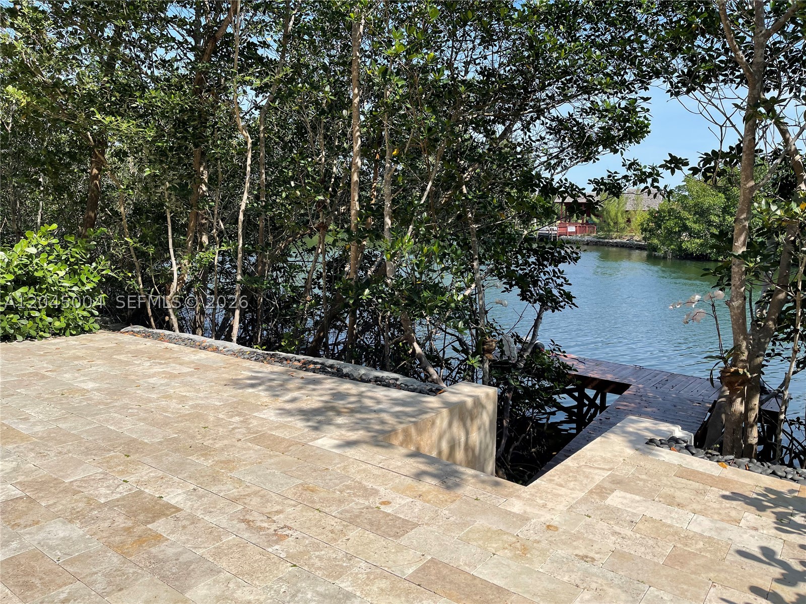 ROYAL HARBOUR YACHT CLUB - Residential Lease