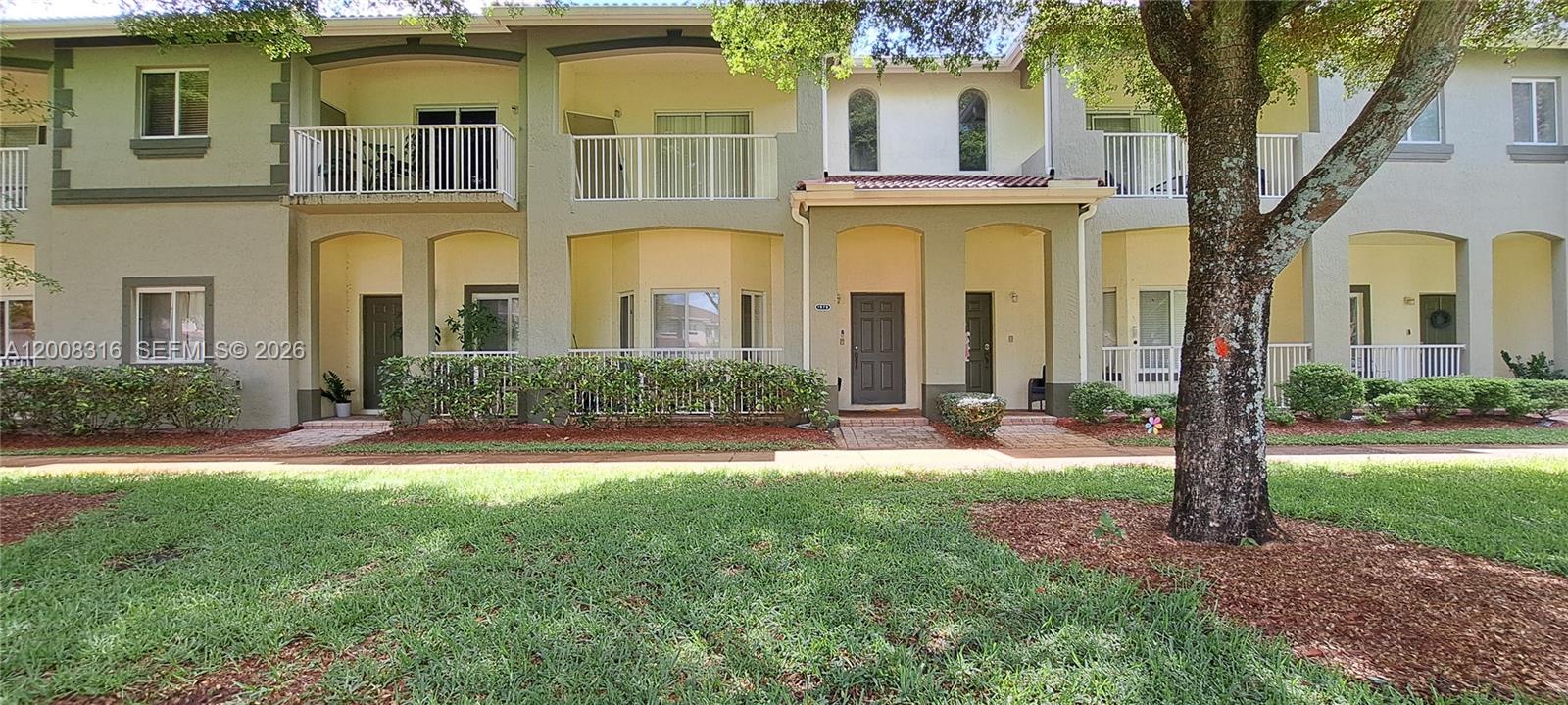 Towngate North in Homestead (33035) is a gated, Mediterranean-style townhome community featuring 2 bedrooms residence, often with 2.5 baths, 1-car garages, and private fenced patios. Located within the Keys Gate area, it offers resort-style amenities, including a clubhouse, pool, tot lot, and 24-hour security, with easy access to Florida's Turnpike.