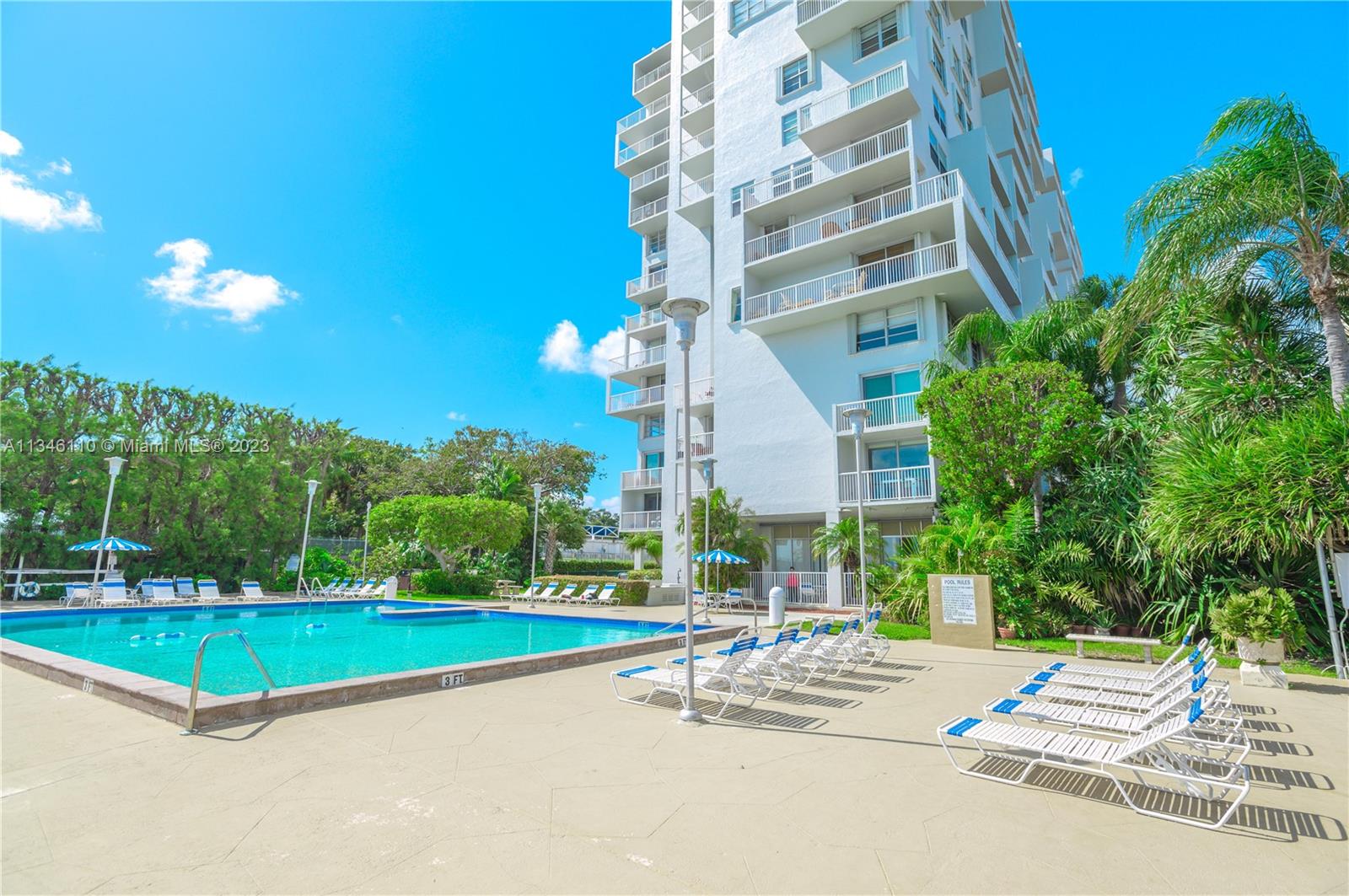 Live in paradise in a boutique, beautiful building in the quietest section of Brickell. The foyer entrance greets you with a gorgeous view of the ocean with natural light pouring in from every angle. Spacious living areas and kitchen with room for a breakfast nook. Enjoy a sunset dinner on the wrap around balcony close enough to hear the waves and overlooking Key Biscayne. Wood laminate floors throughout and spacious bedrooms and closets. Building has great amenities including ocean front pool, barbeque area and gym.