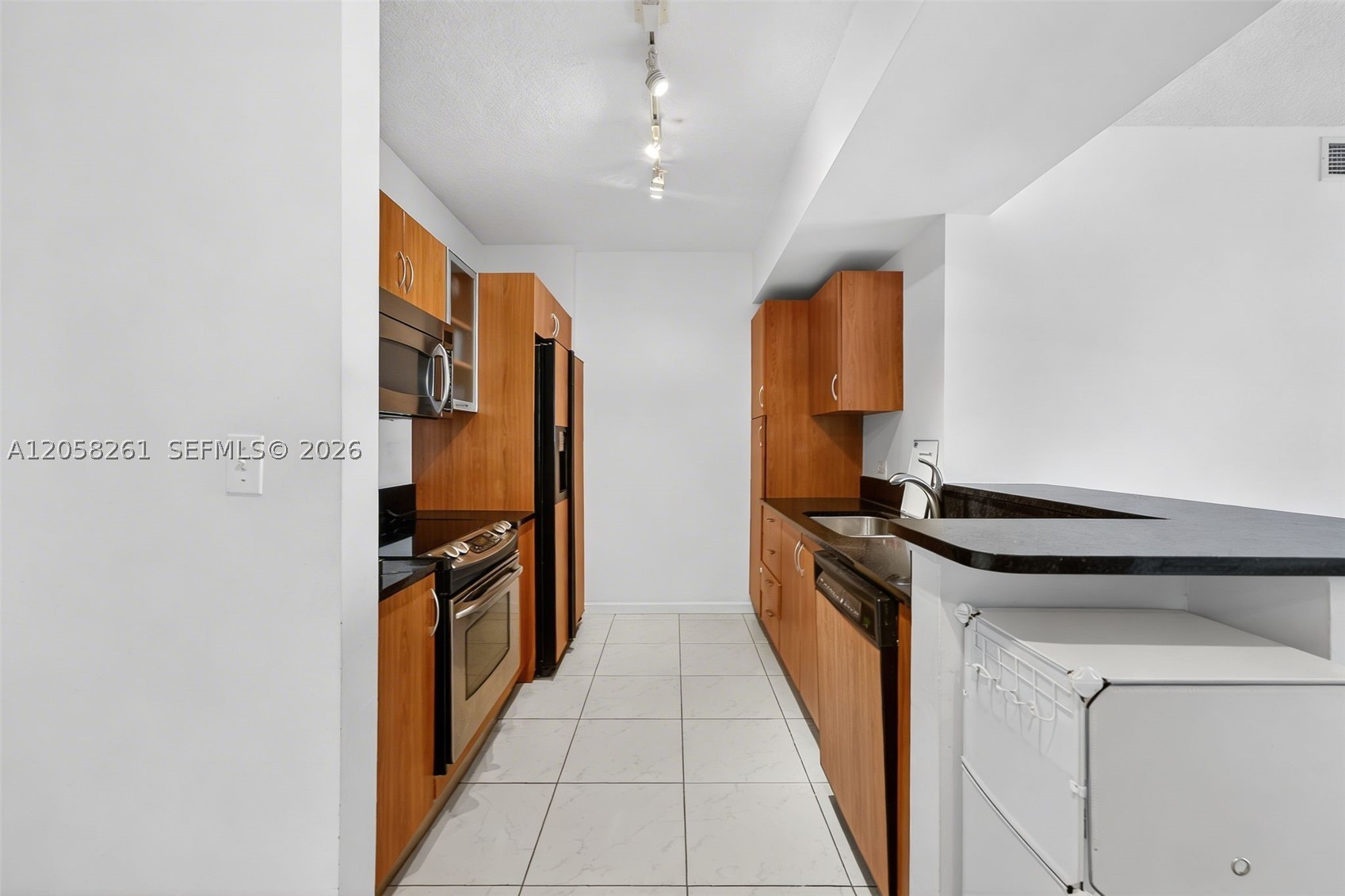 VENTURE AT AVENTURA EAST - Residential