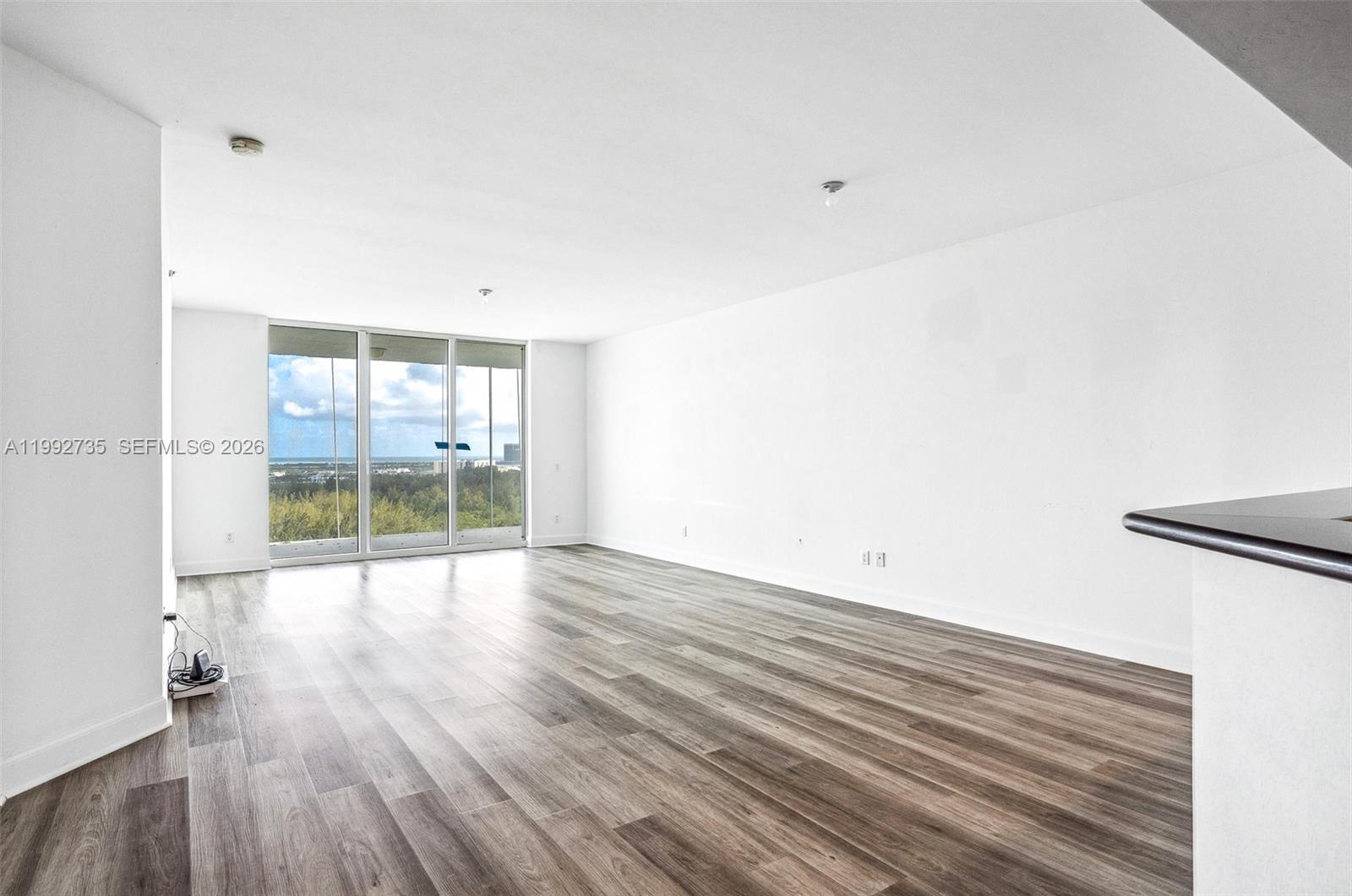 THE OAKS I CONDO - Residential
