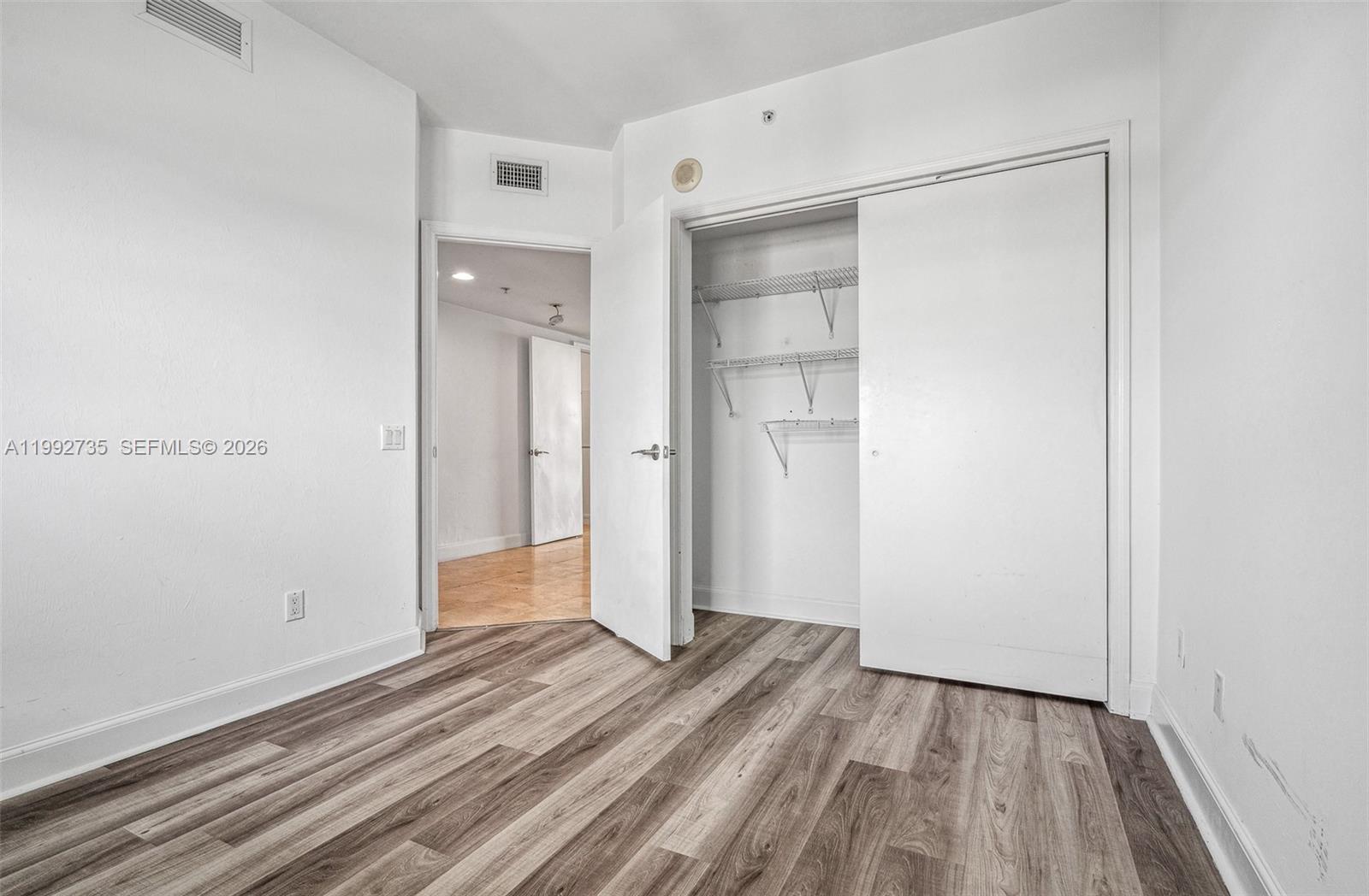 THE OAKS I CONDO - Residential
