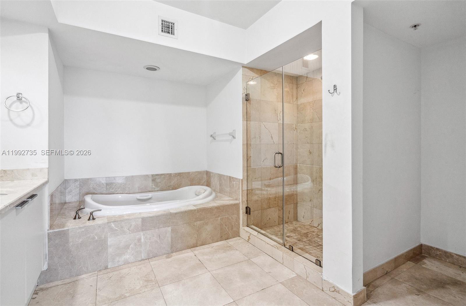 THE OAKS I CONDO - Residential