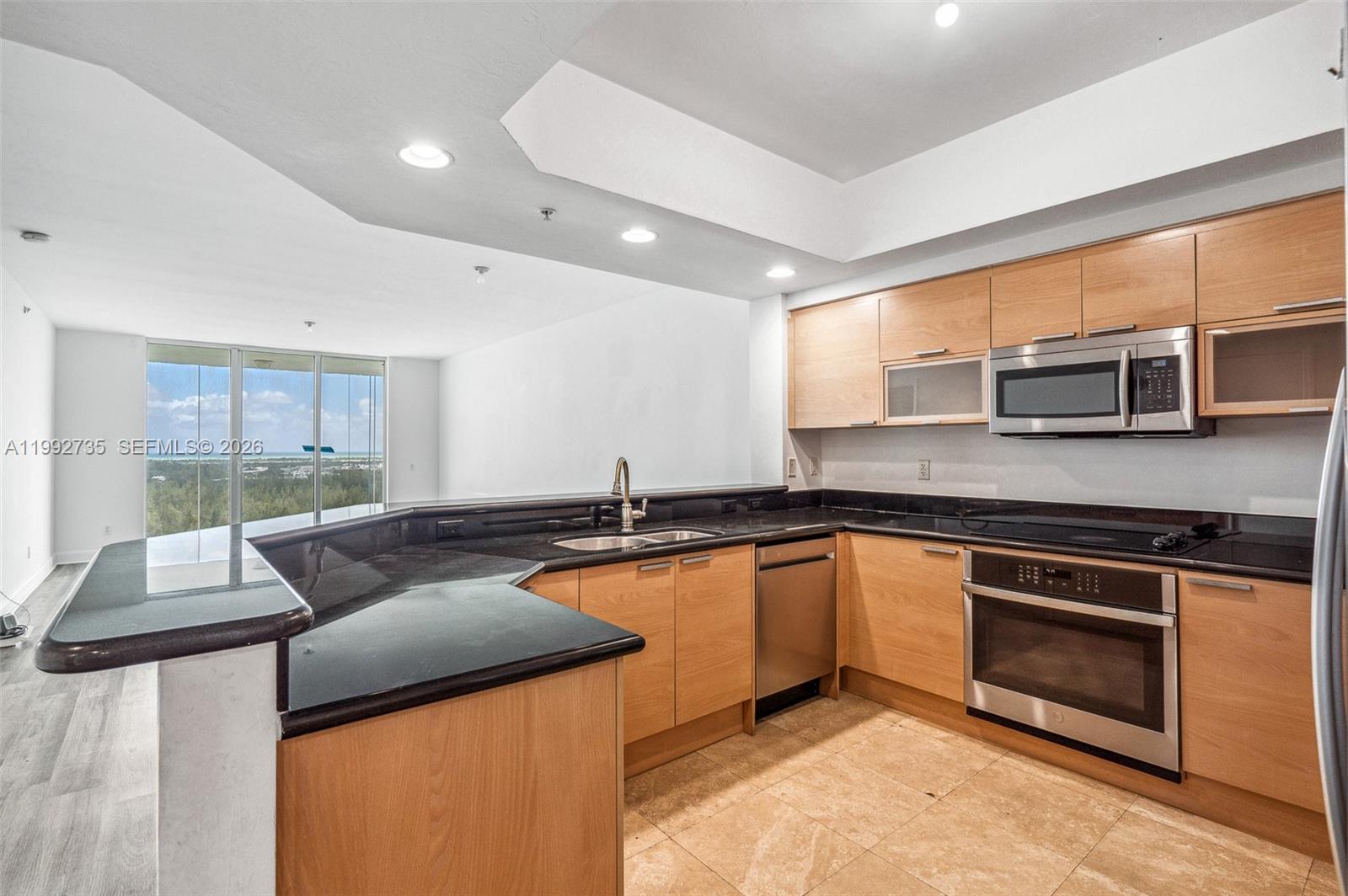 THE OAKS I CONDO - Residential
