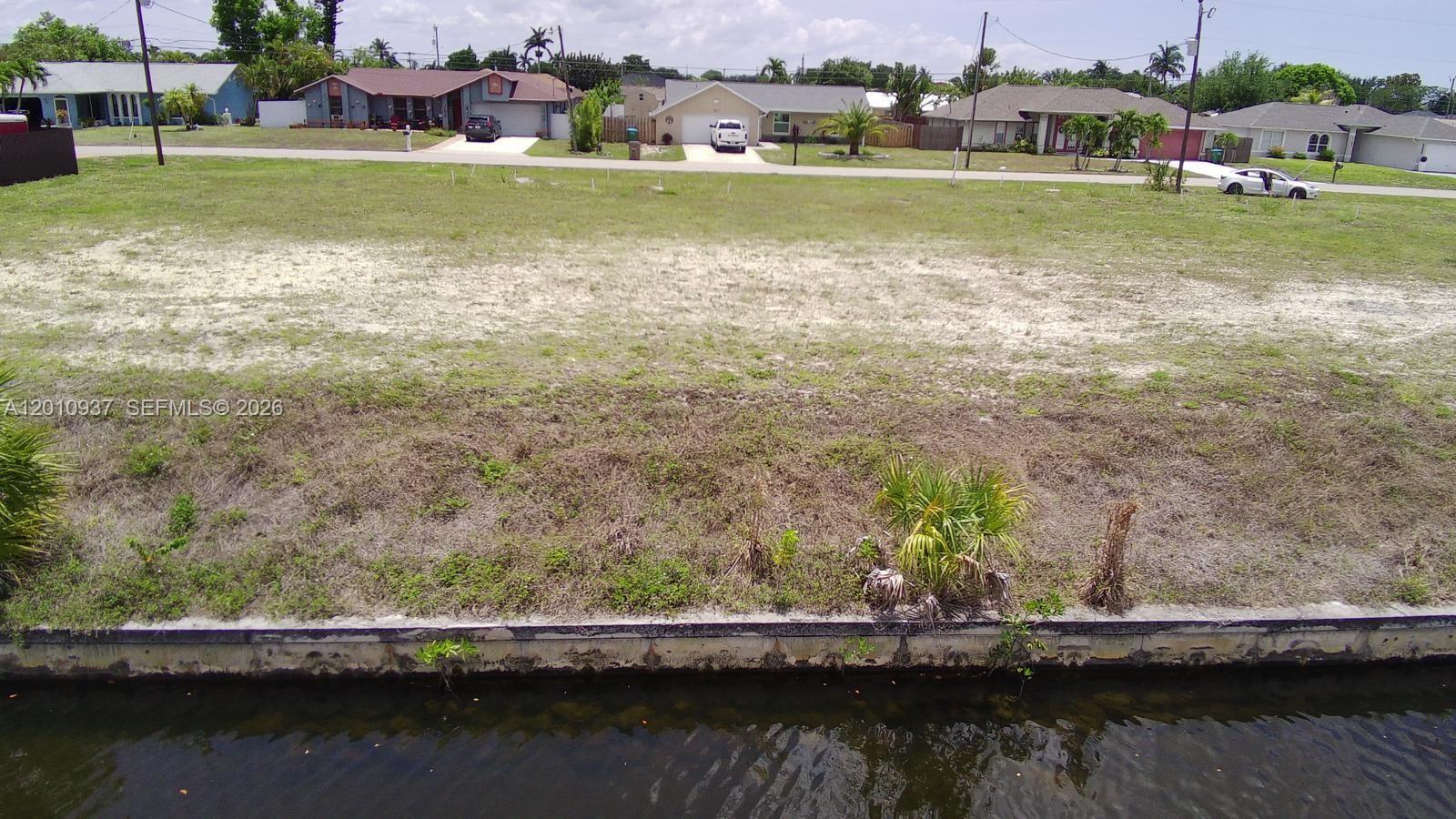 CAPE CORAL - Land