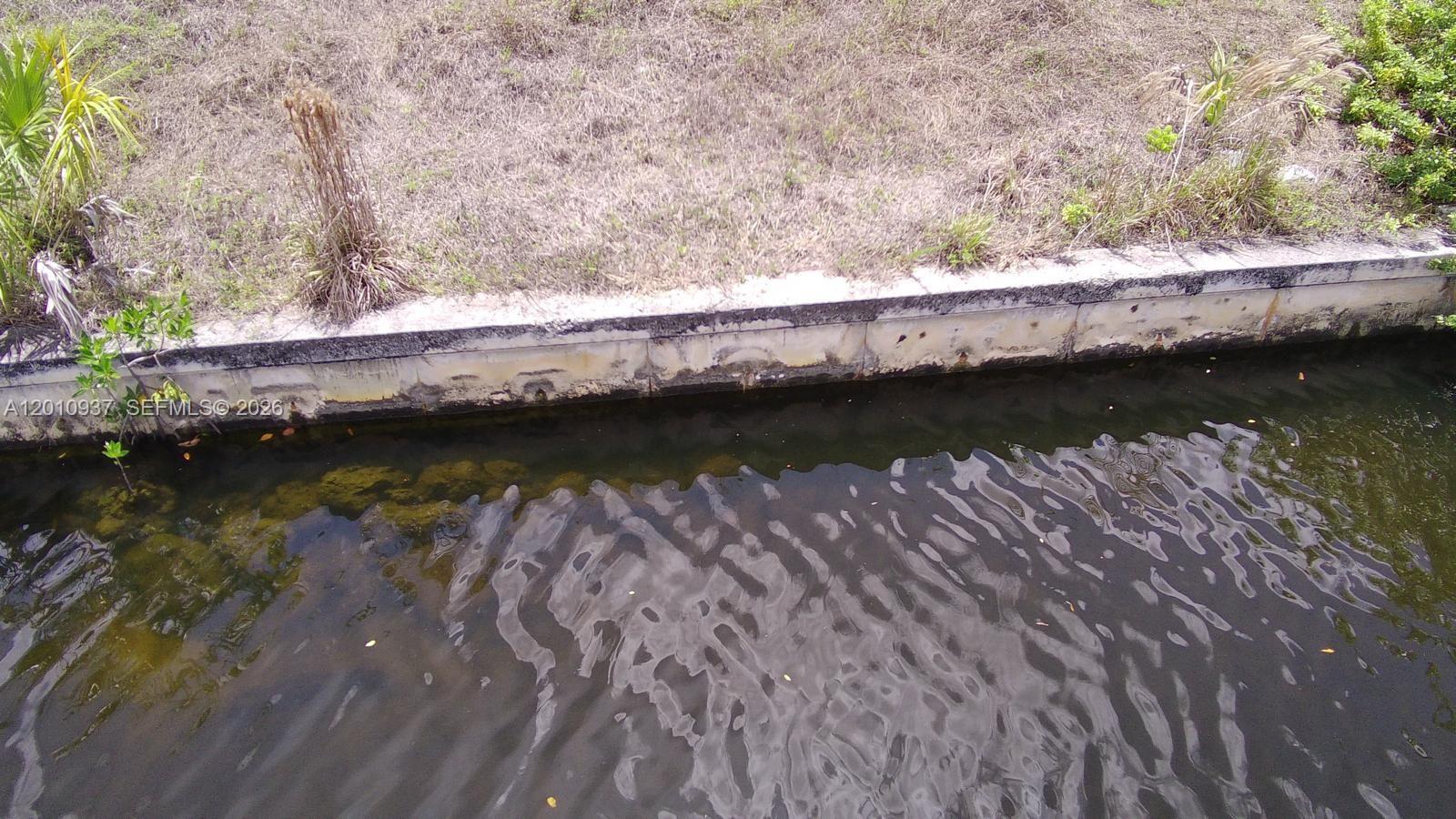 CAPE CORAL - Land