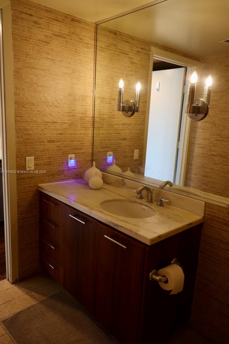 50 BISCAYNE CONDO - Residential