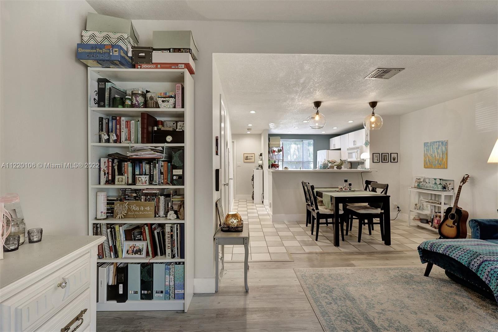 LINDA TERRACE - Residential