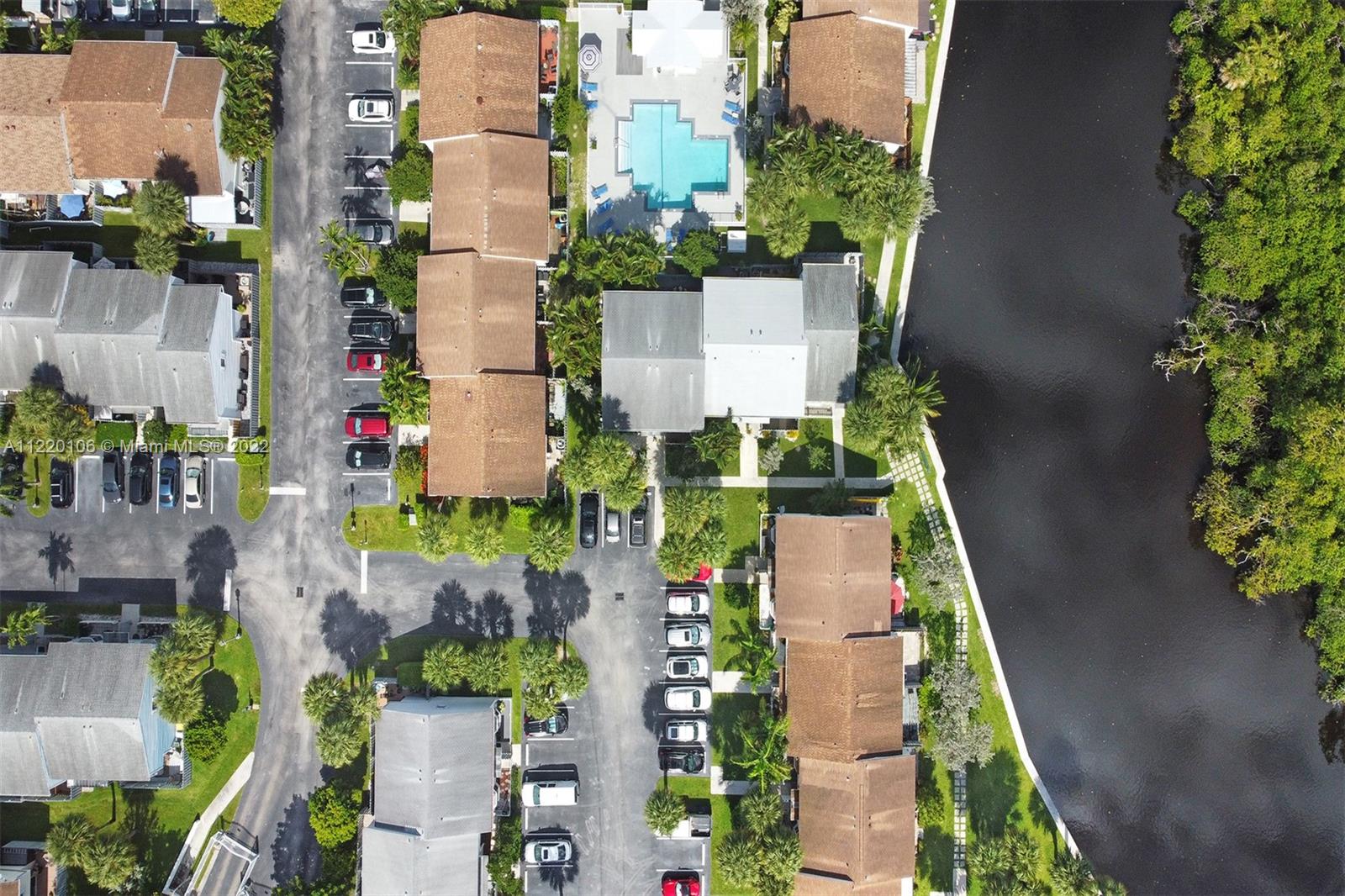 LINDA TERRACE - Residential
