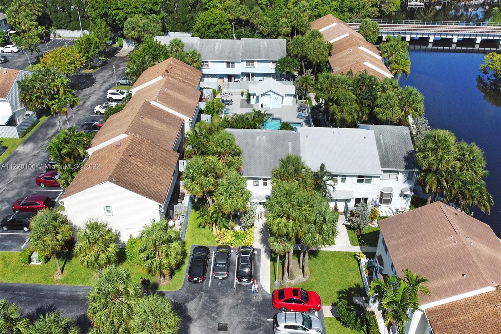 LINDA TERRACE - Residential