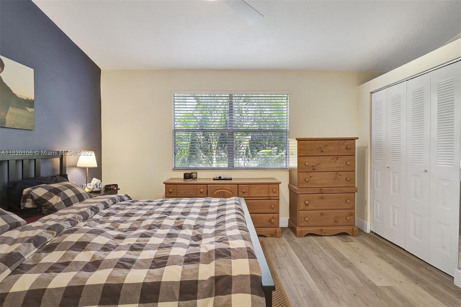 LINDA TERRACE - Residential
