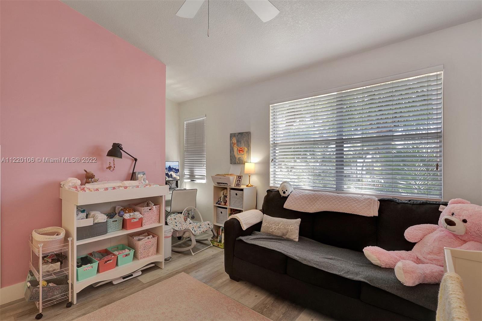 LINDA TERRACE - Residential