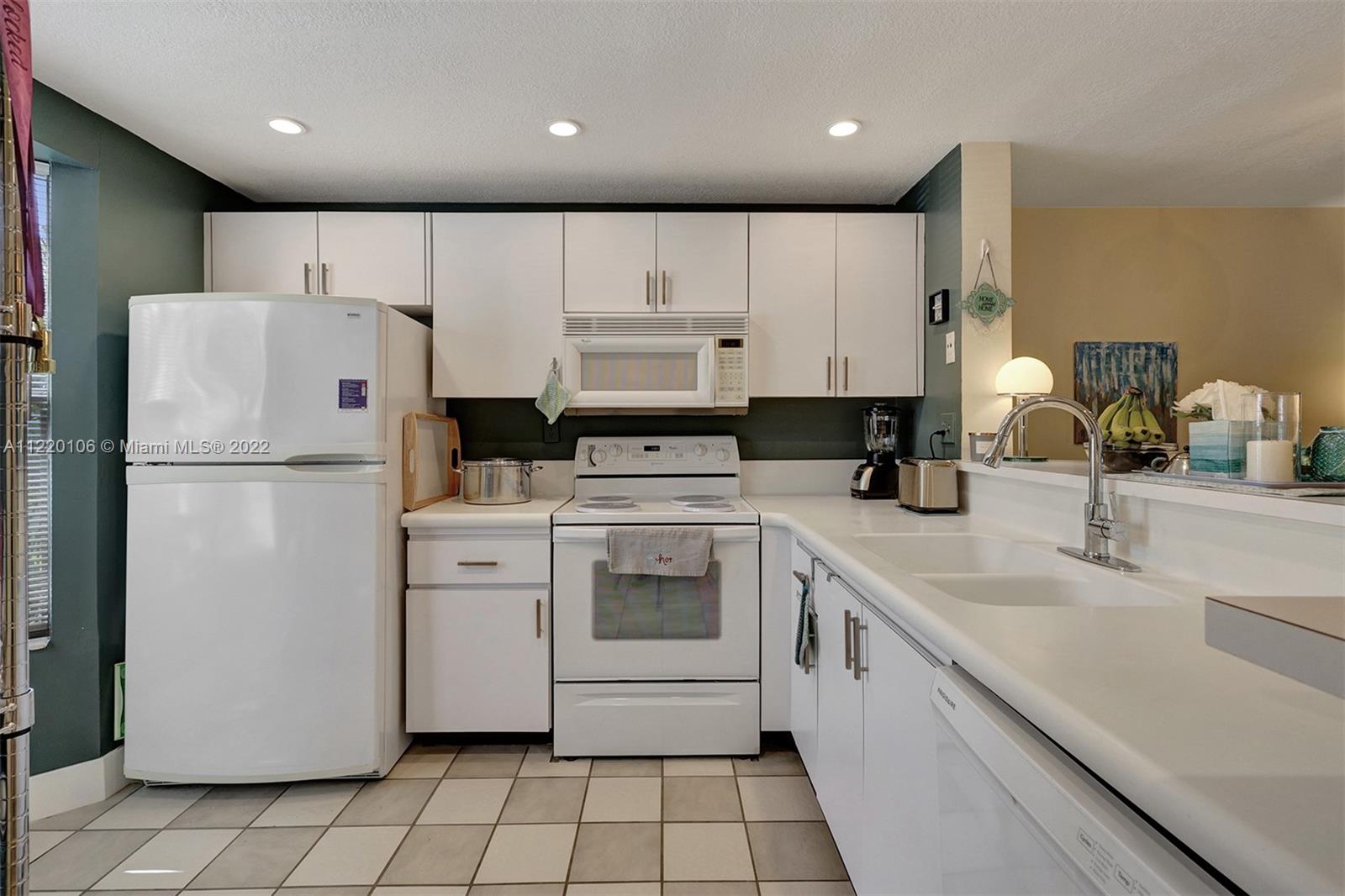 LINDA TERRACE - Residential