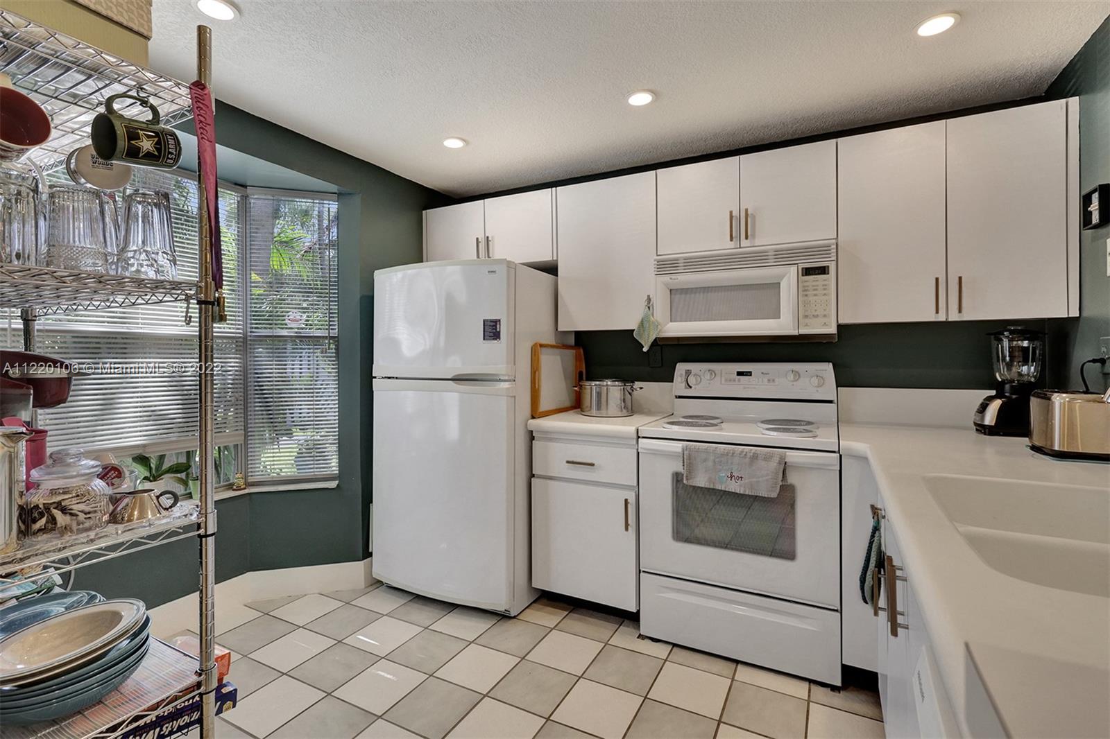 LINDA TERRACE - Residential