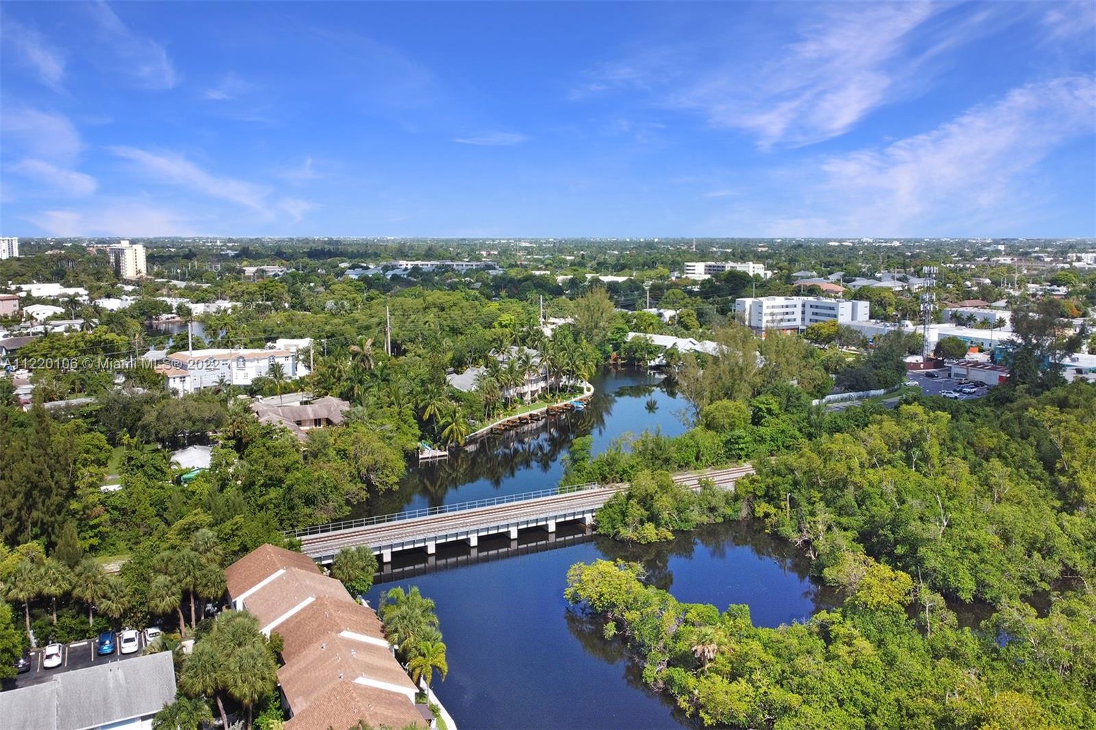 LINDA TERRACE - Residential