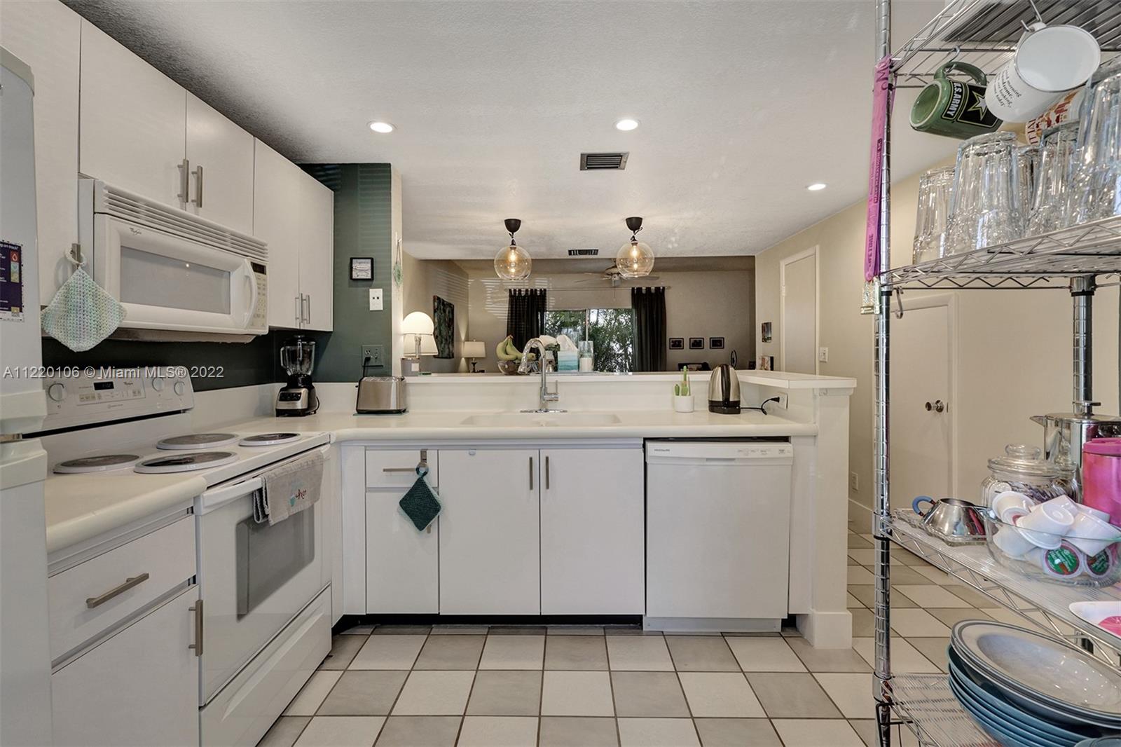 LINDA TERRACE - Residential