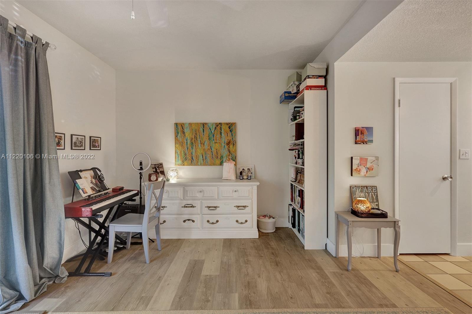 LINDA TERRACE - Residential