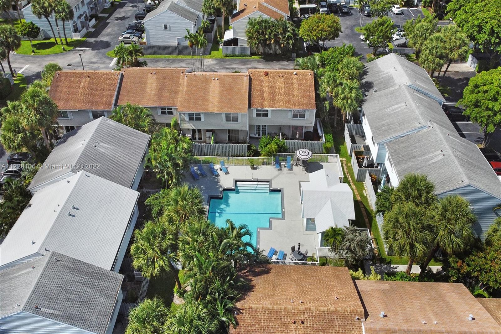 LINDA TERRACE - Residential