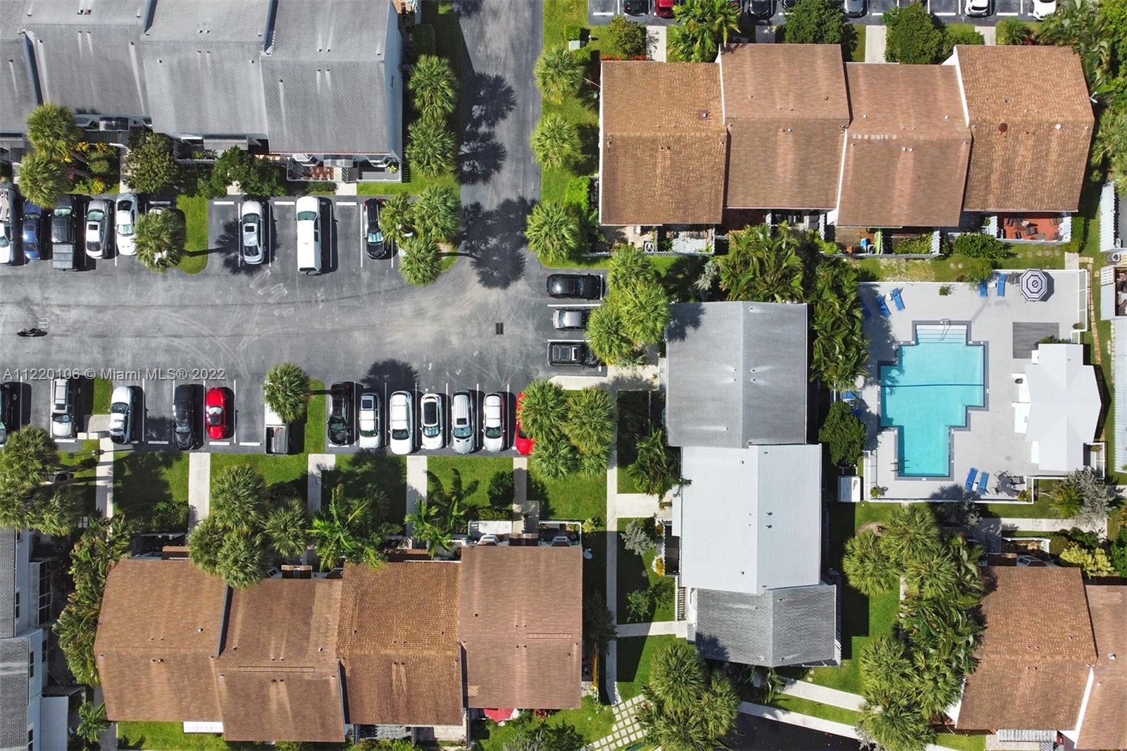 LINDA TERRACE - Residential