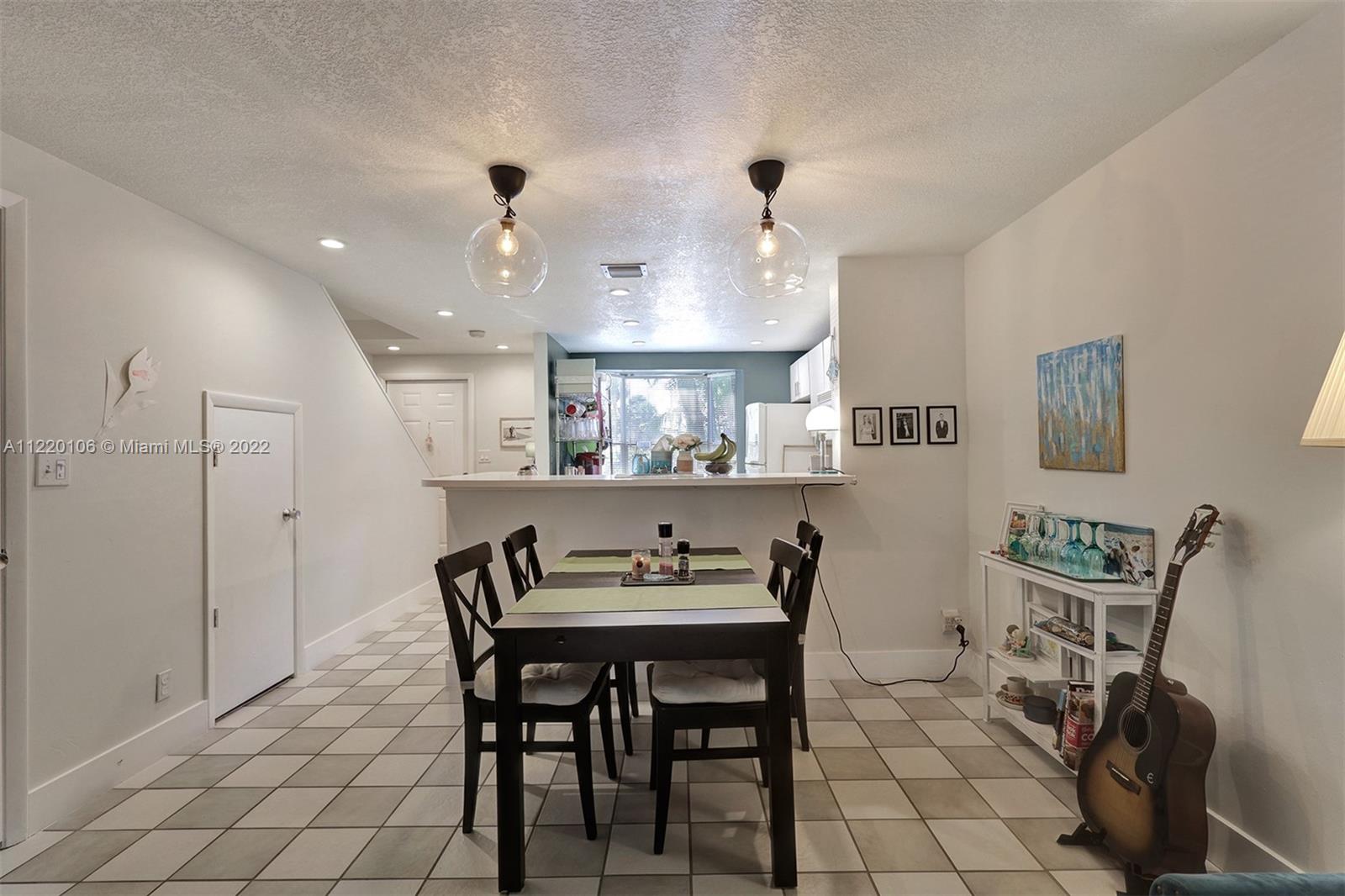LINDA TERRACE - Residential