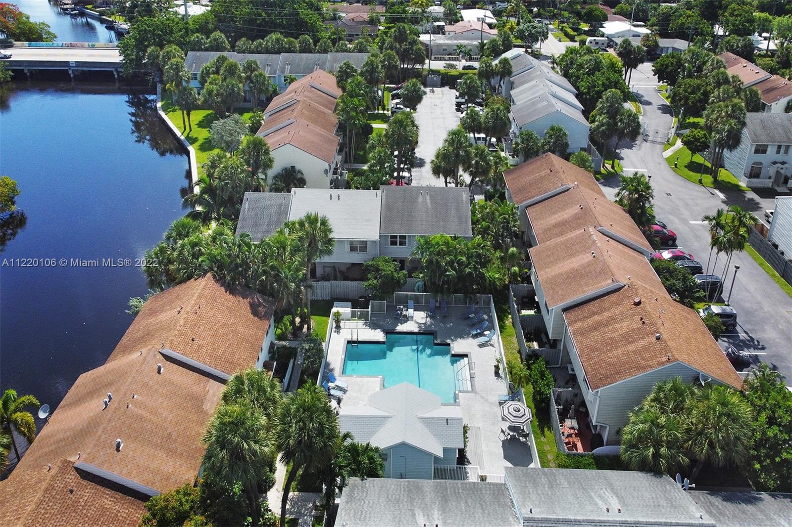 LINDA TERRACE - Residential