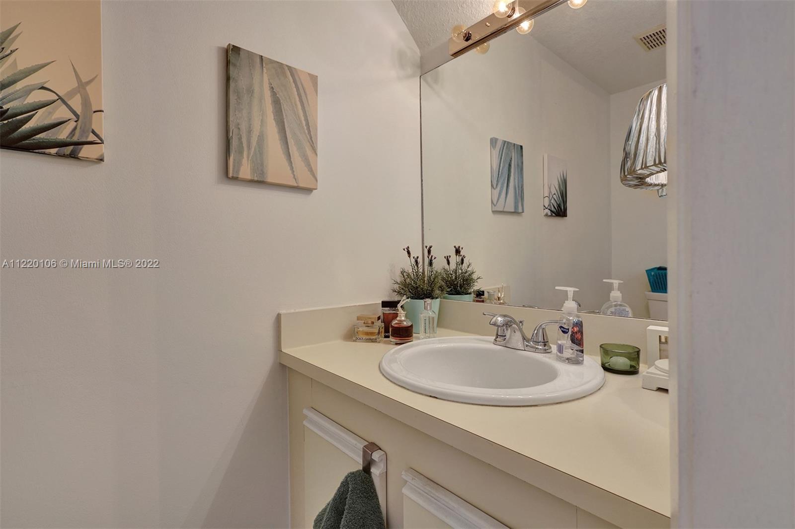 LINDA TERRACE - Residential