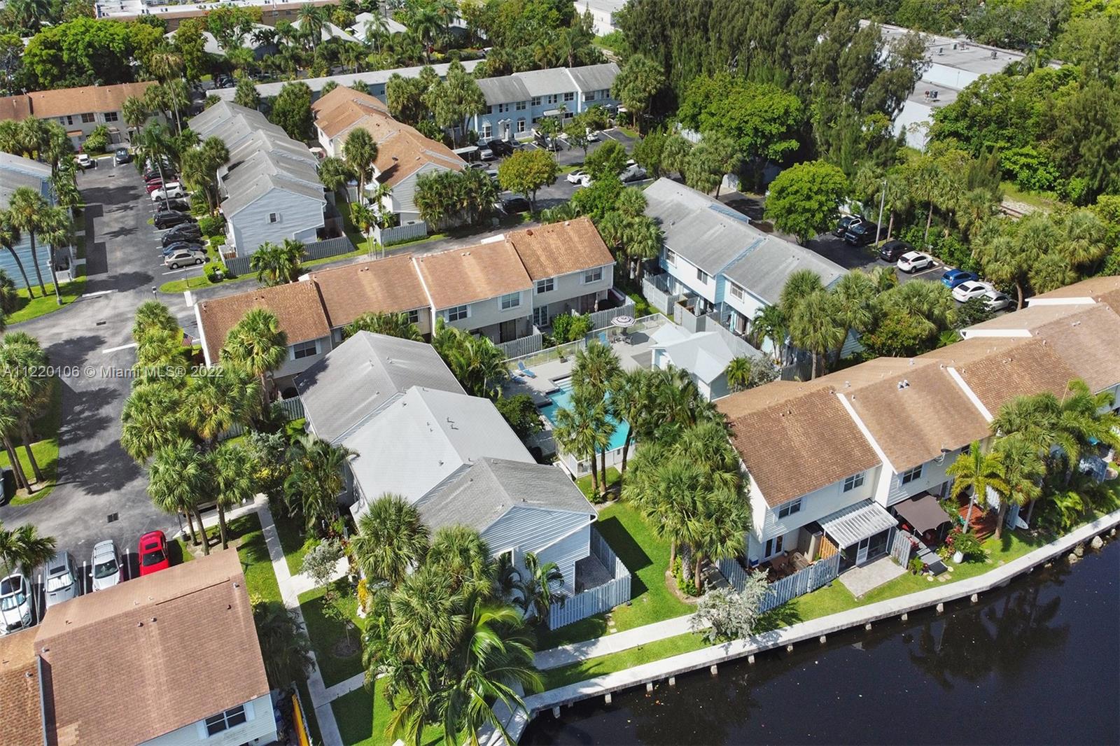 LINDA TERRACE - Residential