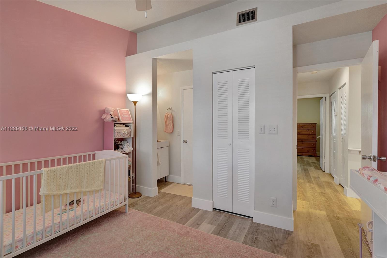 LINDA TERRACE - Residential