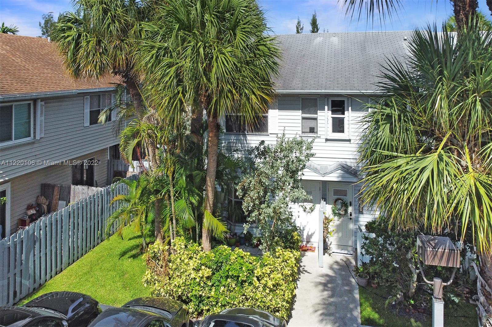 LINDA TERRACE - Residential