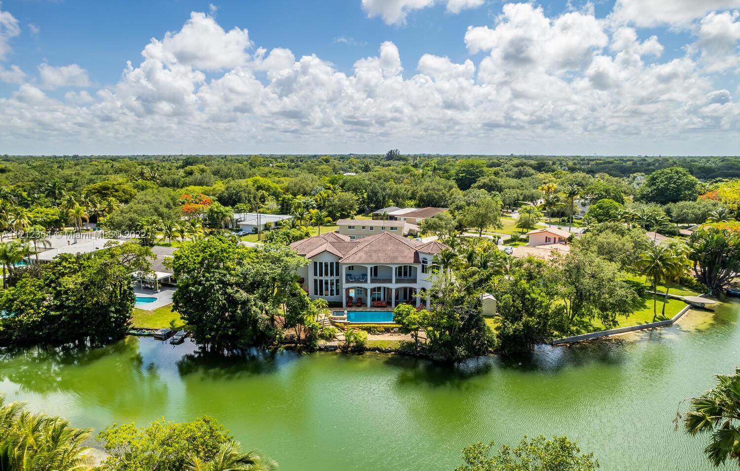 ROCK LAKE - Residential