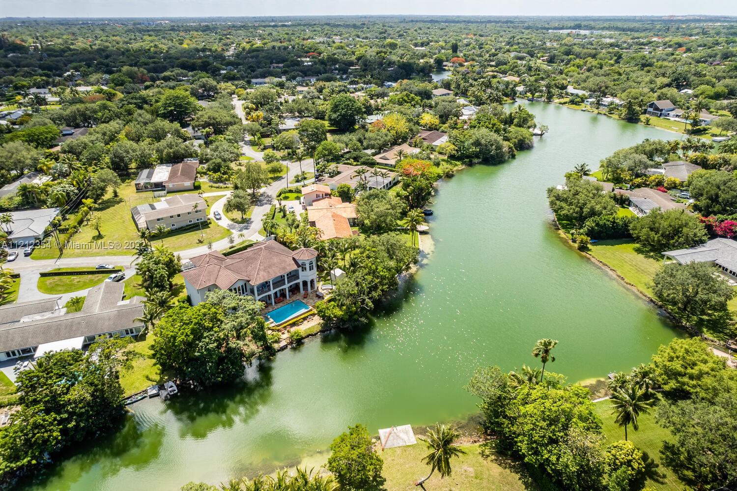 ROCK LAKE - Residential