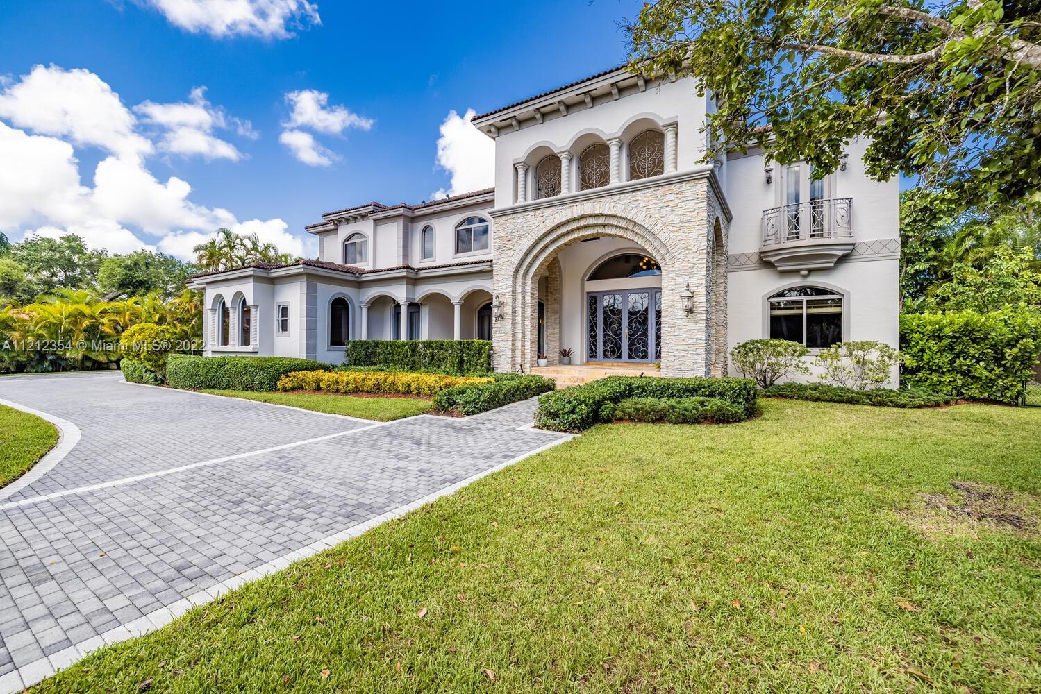 ROCK LAKE - Residential