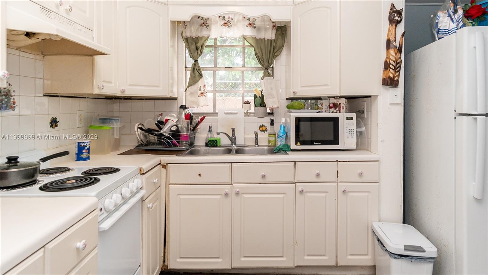 LAWRENCE ESTATES LAND COS - Residential