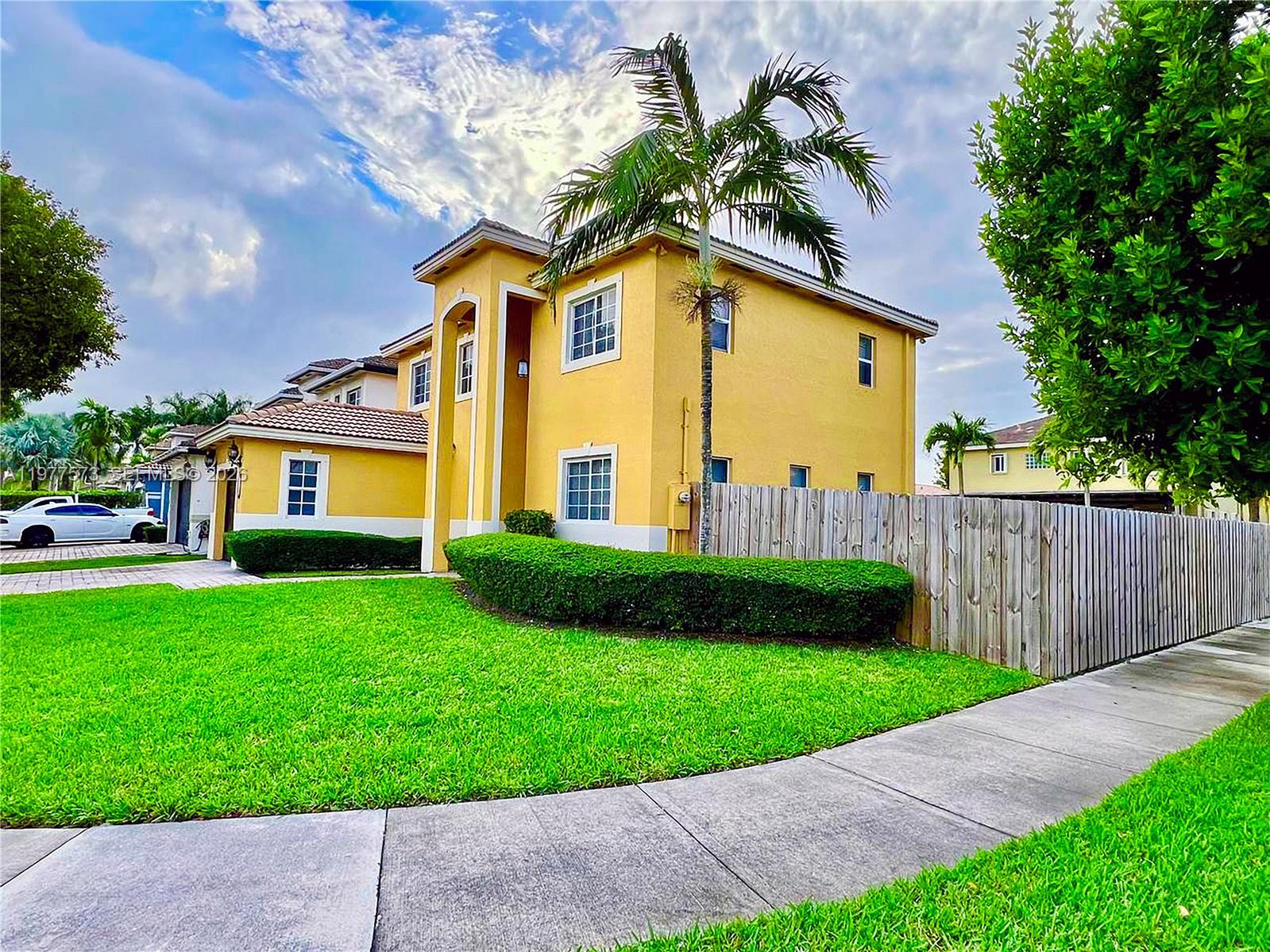 PELICAN BAY AT OLD CUTLER - Residential