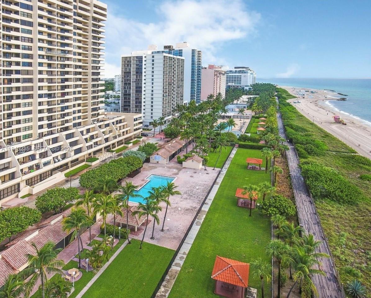 CLUB ATLANTIS CONDO - Residential