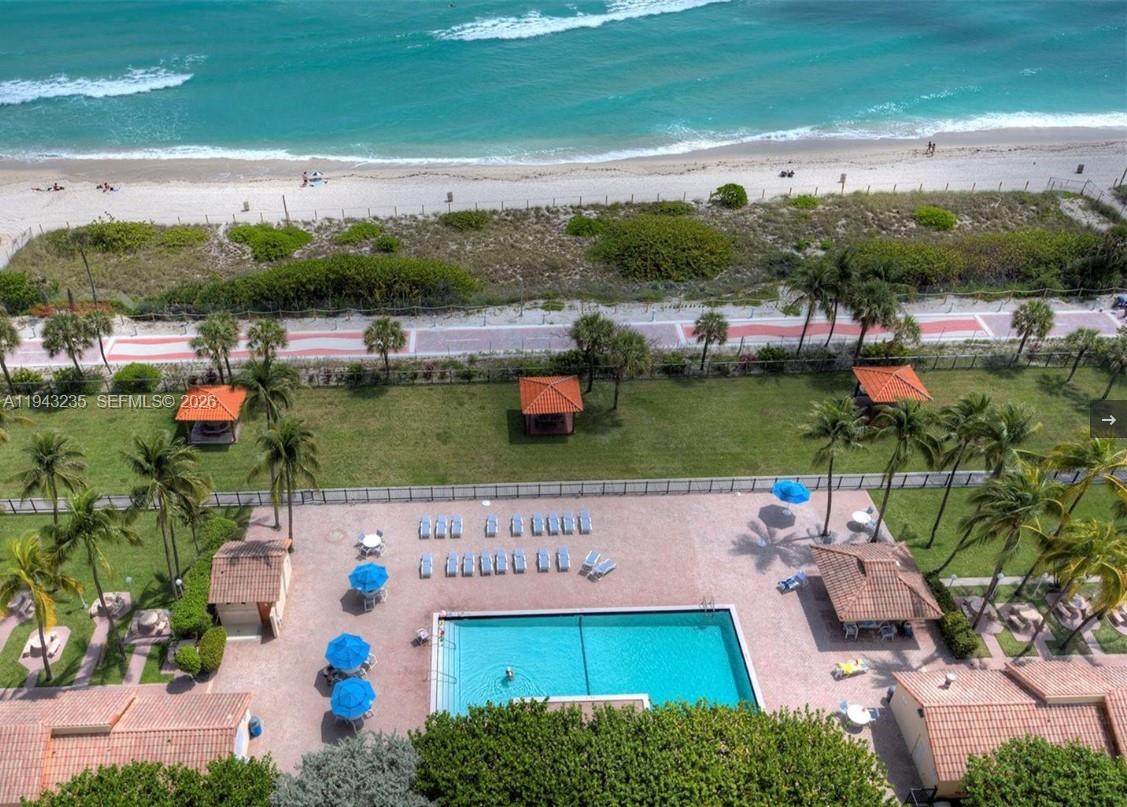 CLUB ATLANTIS CONDO - Residential