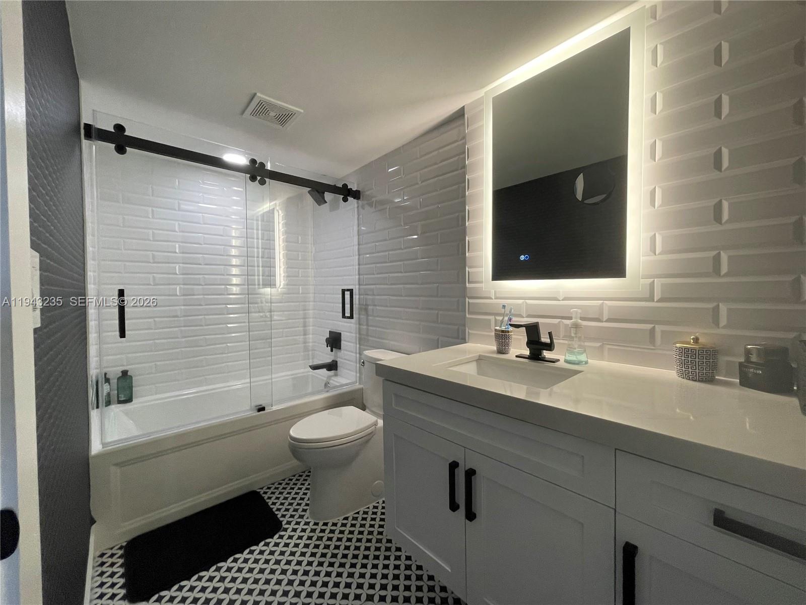 CLUB ATLANTIS CONDO - Residential