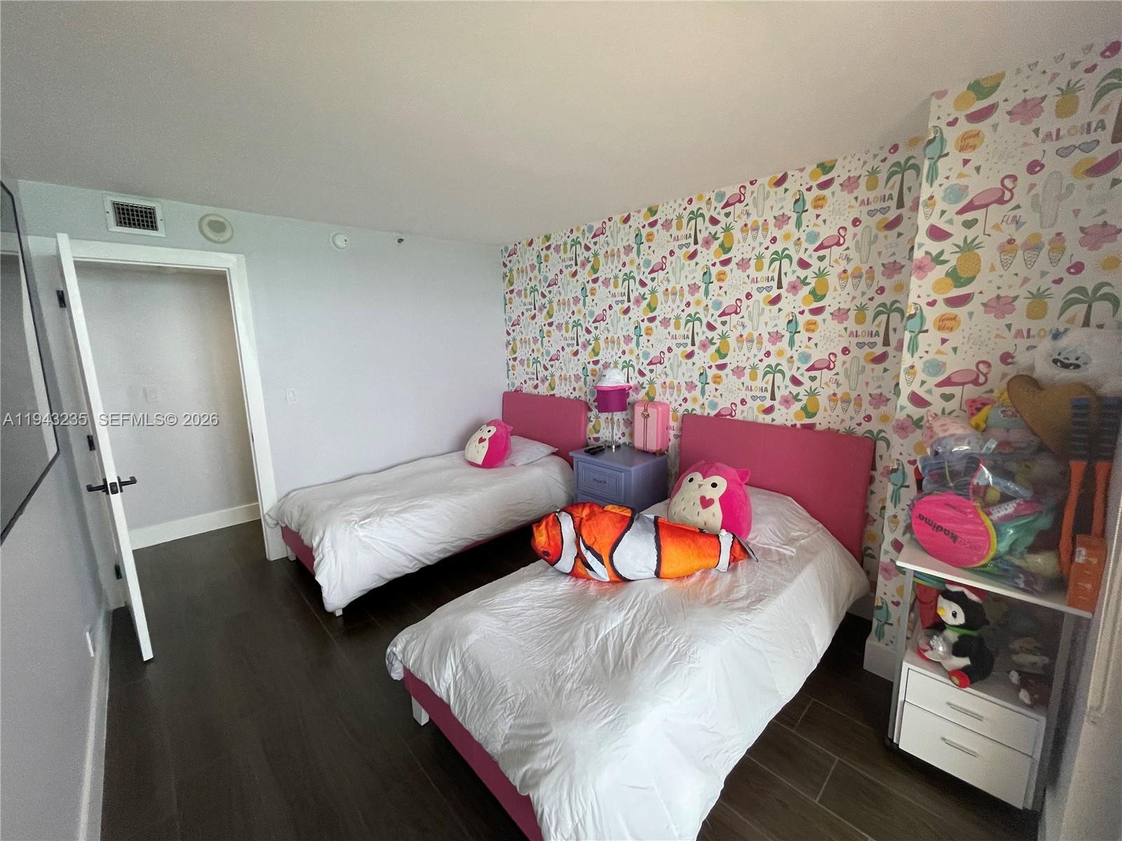 CLUB ATLANTIS CONDO - Residential