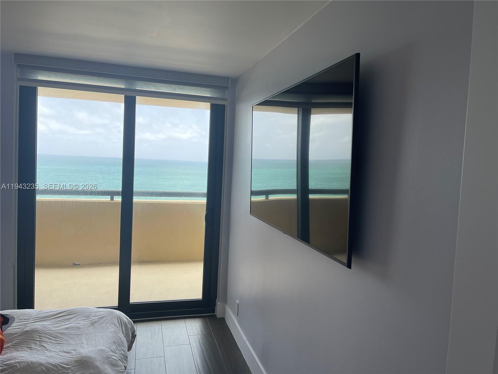 CLUB ATLANTIS CONDO - Residential