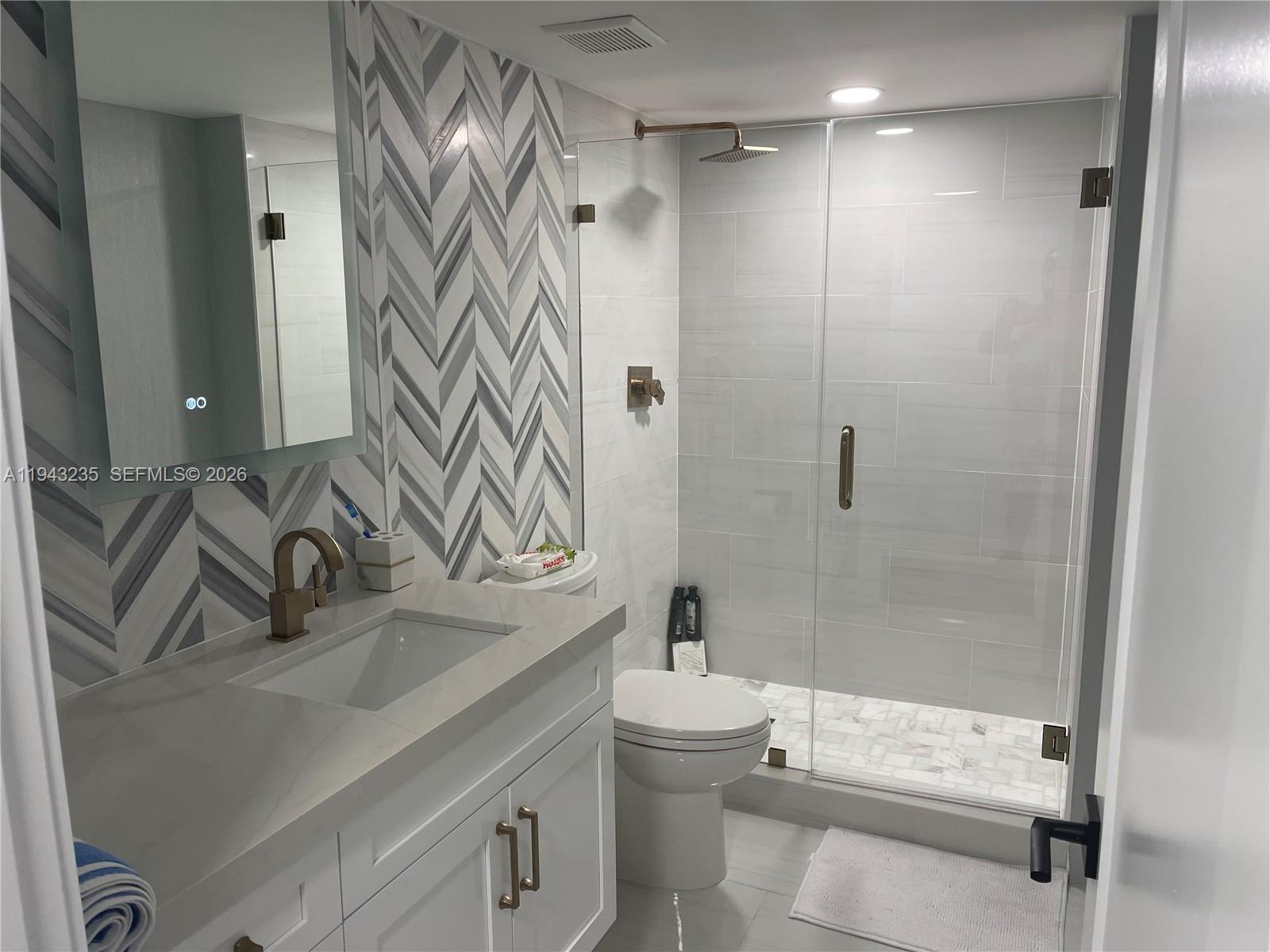 CLUB ATLANTIS CONDO - Residential
