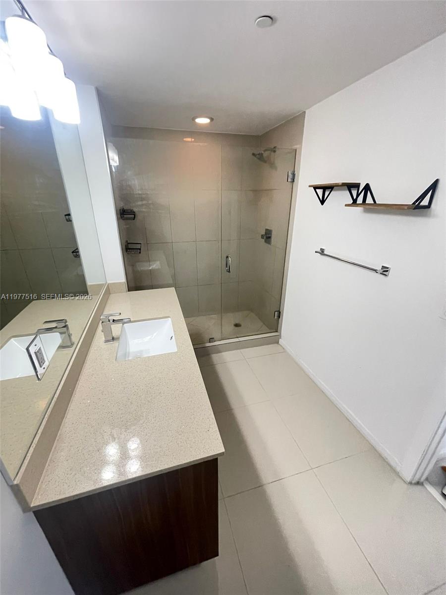 5300 PASEO CONDO - Residential Lease