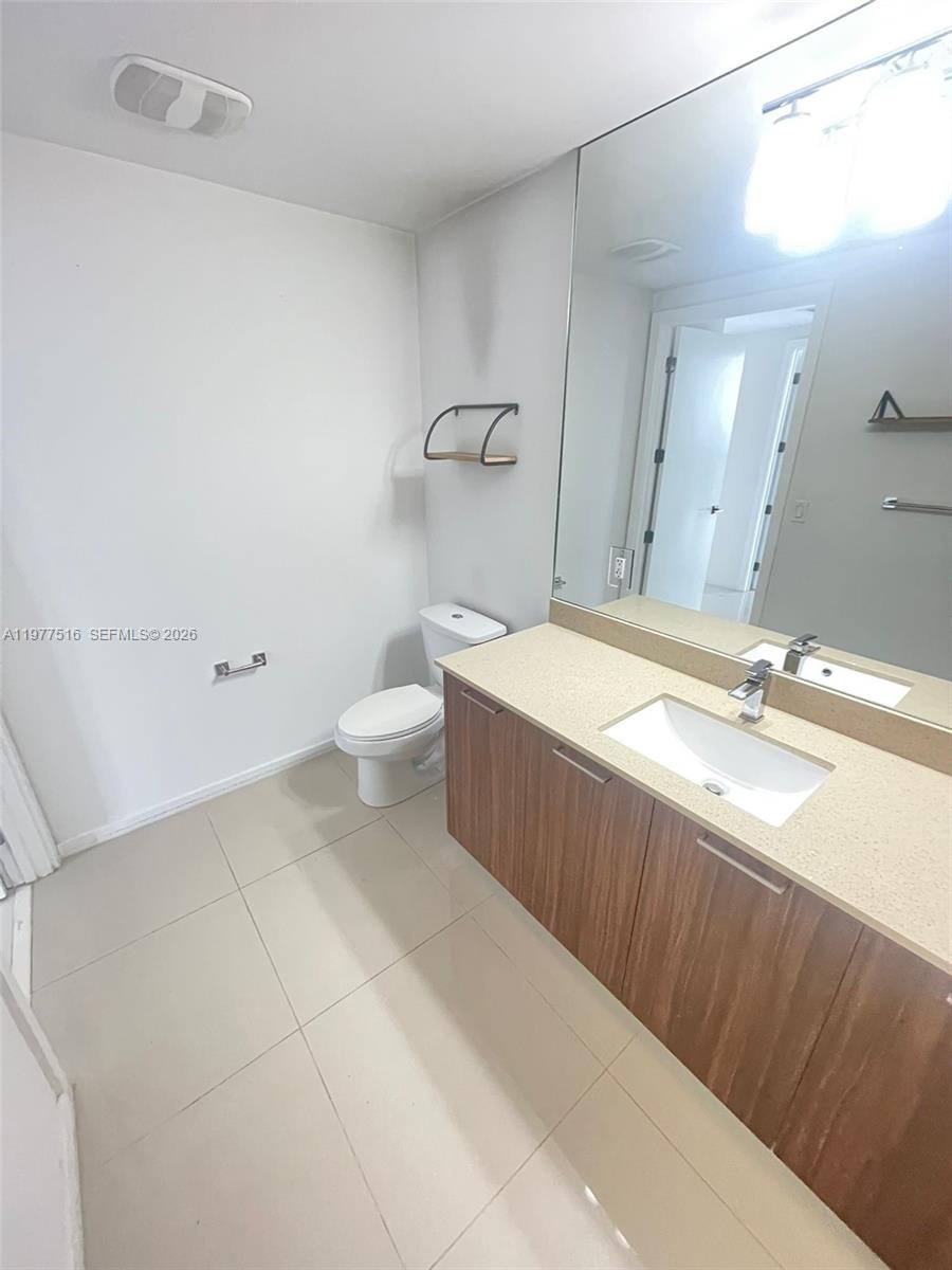 5300 PASEO CONDO - Residential Lease