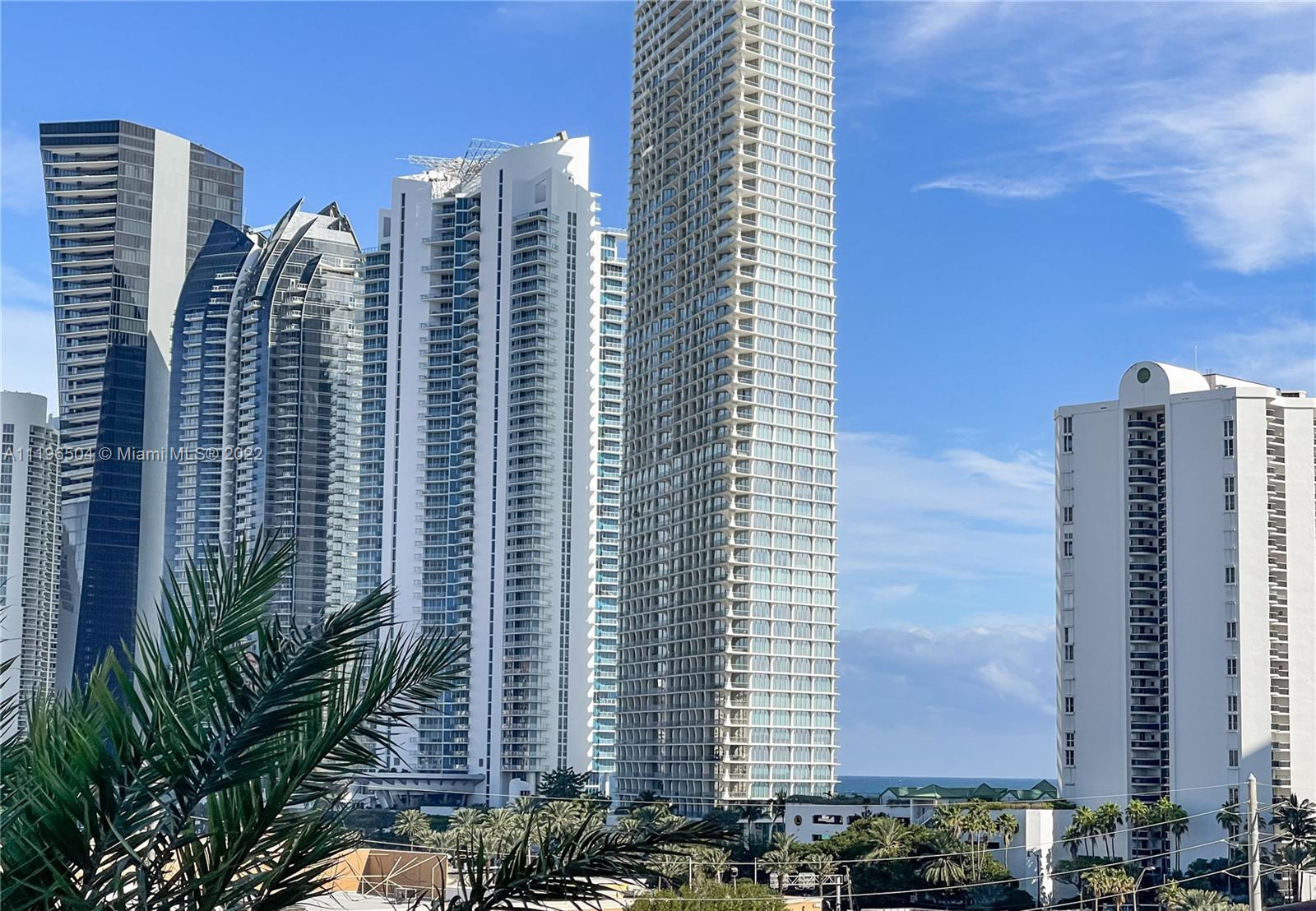 ST TROPEZ ON THE BAY 1 CO - Residential Lease
