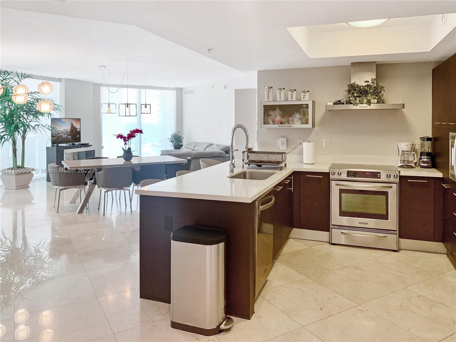 ST TROPEZ ON THE BAY 1 CO - Residential Lease