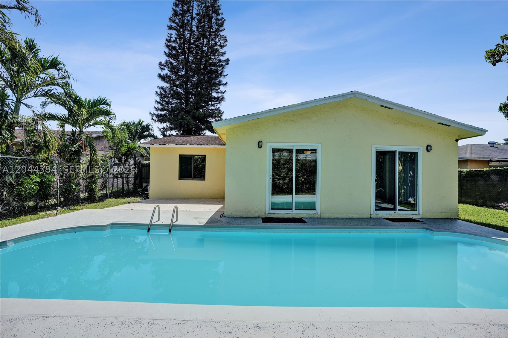 NORTH LAUDERDALE VILLAGE - Residential