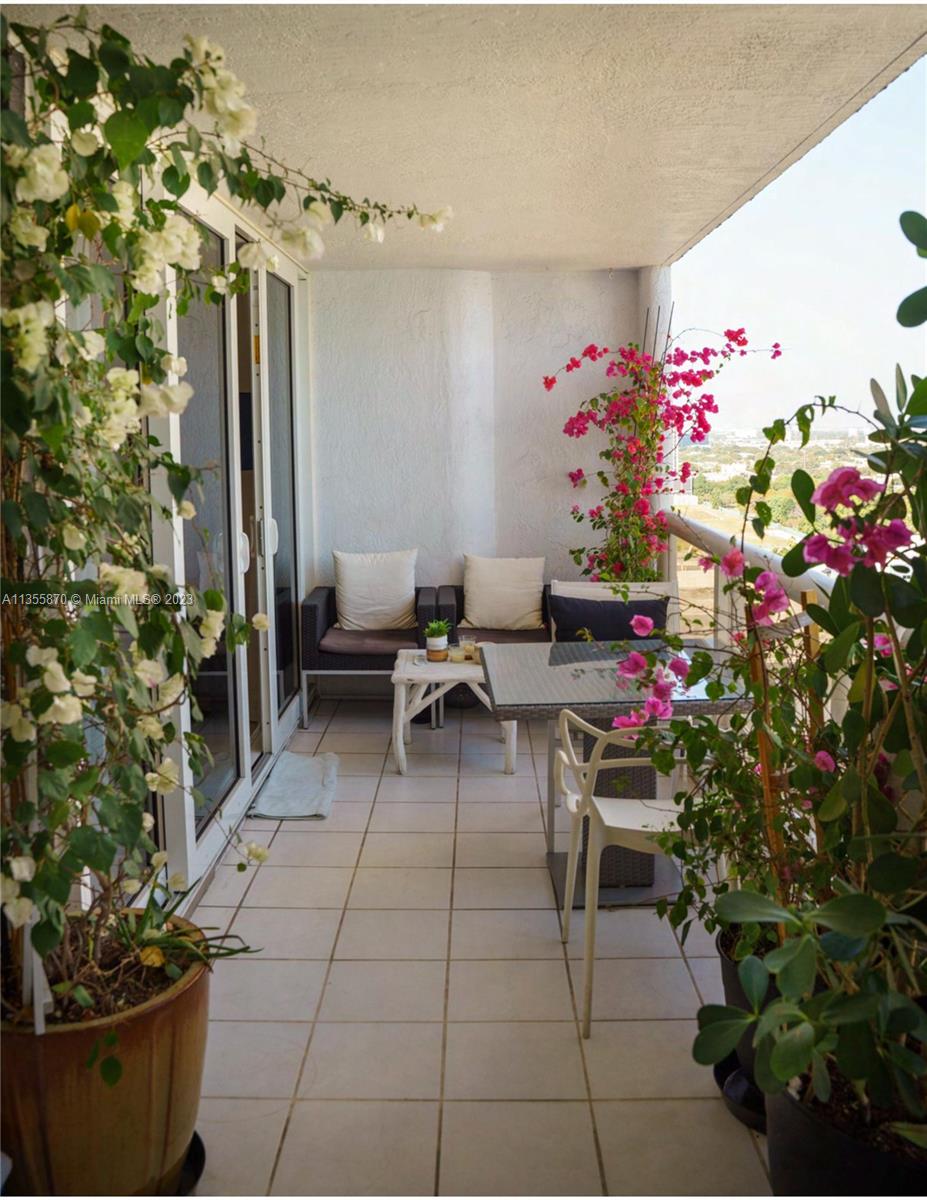 VENETIA CONDO - Residential