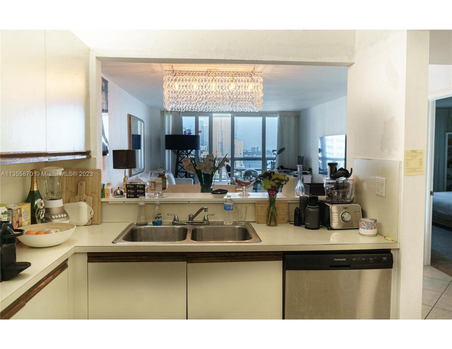 VENETIA CONDO - Residential