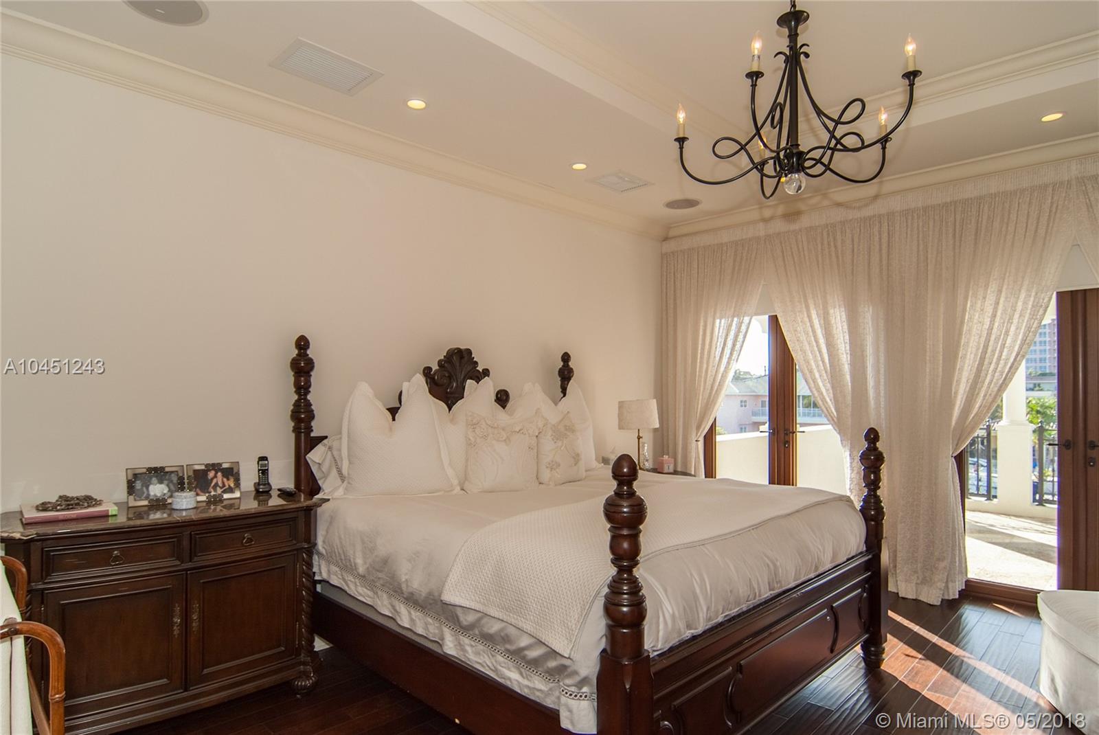 SUNRISE HARBOUR REV PL - Residential