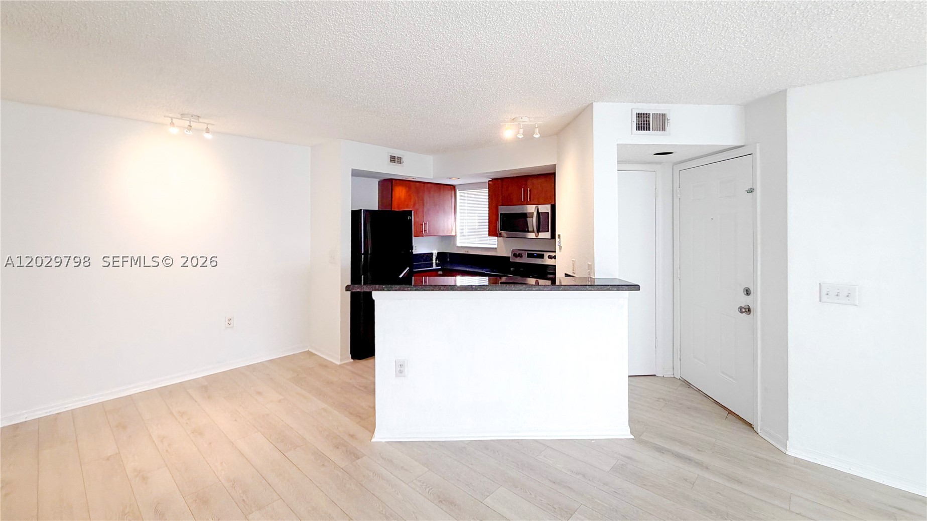 ISLES AT LAGO MAR CONDO - Residential Lease