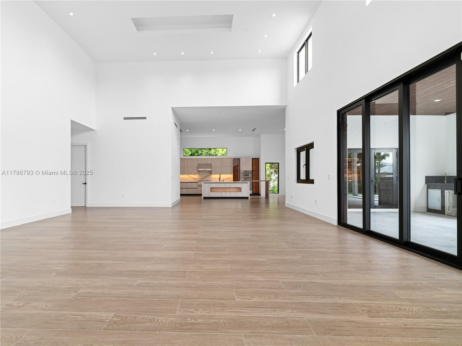 CHAMBERS LAND CO SUB SE1/ - Residential